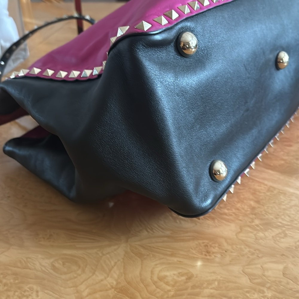 EUC Valentino Garavani Fuschia/Black Studded $1299 - Picture 7 of 13